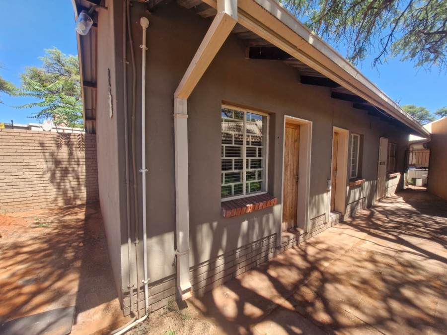 To Let 2 Bedroom Property for Rent in Kathu Northern Cape